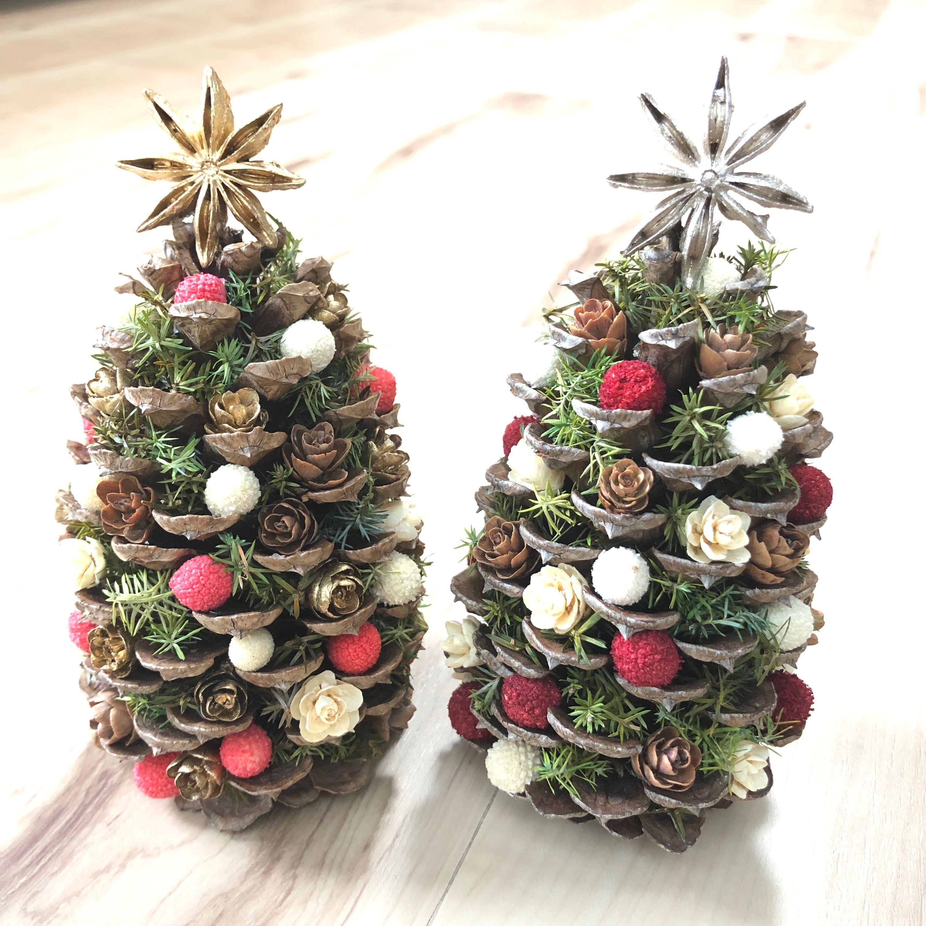 木工・DIY・インテリアのワークショップ：【ランチ付き】松ぼっくりのクリスマスツリー作り | Craftie(クラフティ)