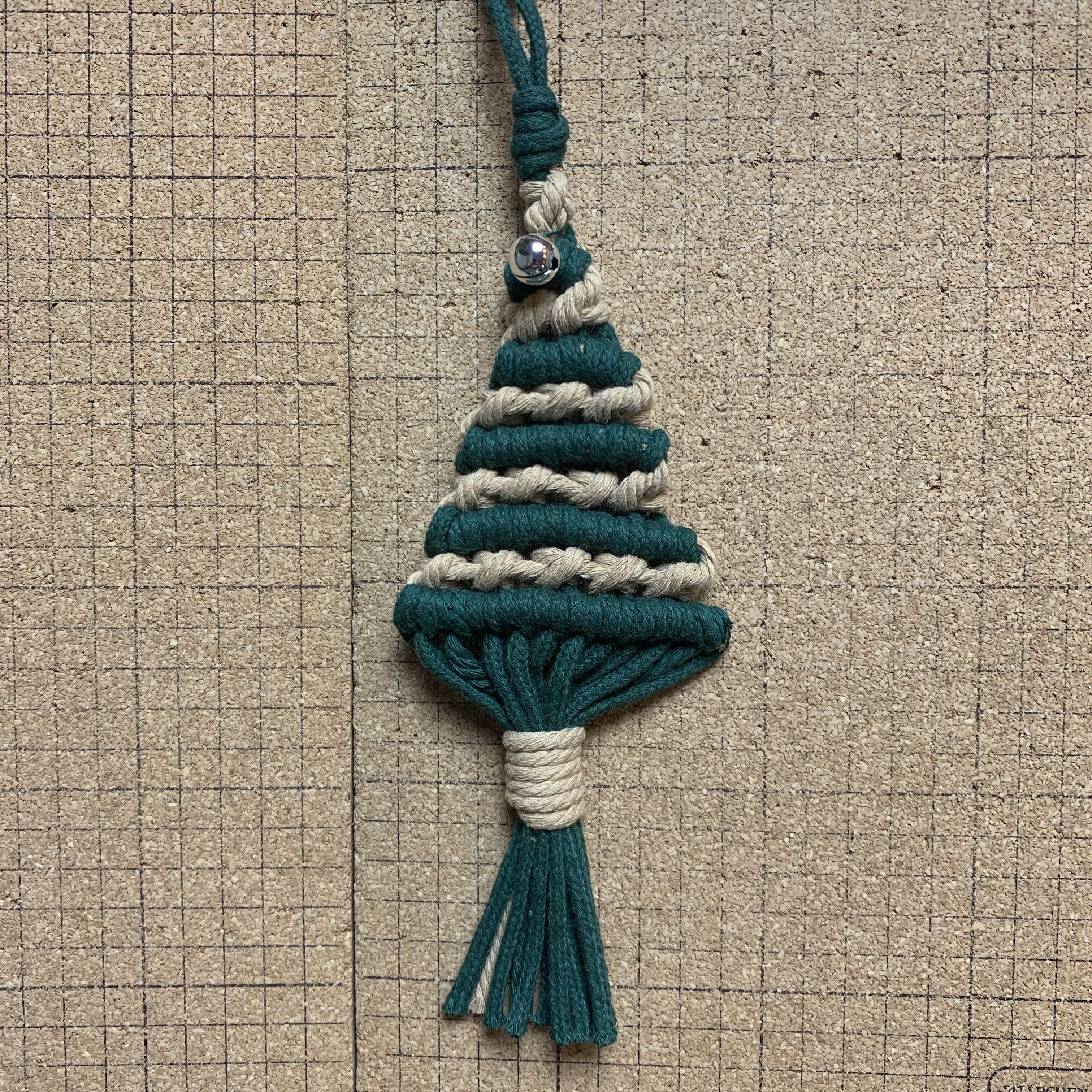 マクラメ編み　クリスマス　ガーランドの写真2枚目