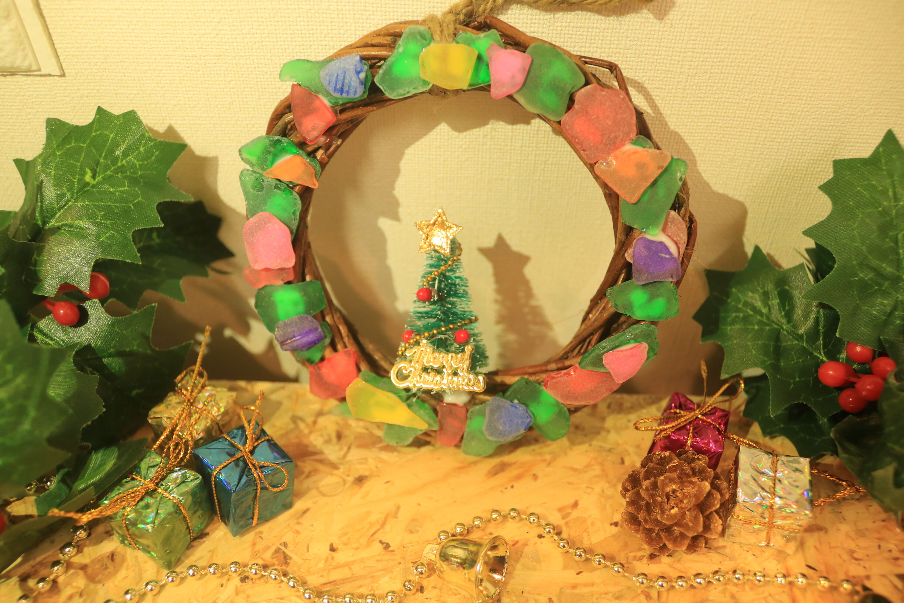 【12月限定】天然シーグラスを使ったクリスマスリース作りの写真4枚目