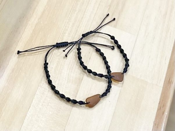 海のパワーがつまった<シーグラス>のマクラメ編みブレスレットorアンクレット♪の写真2枚目