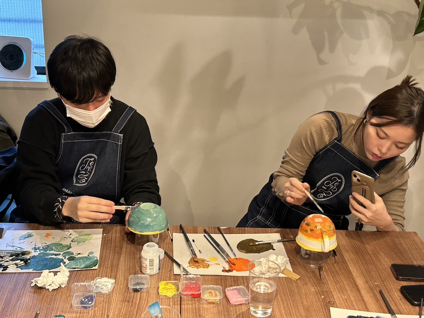 カラフルな江戸塗りで器を彩る、お茶とお菓子付きのプラン@下北沢のWS写真1枚目