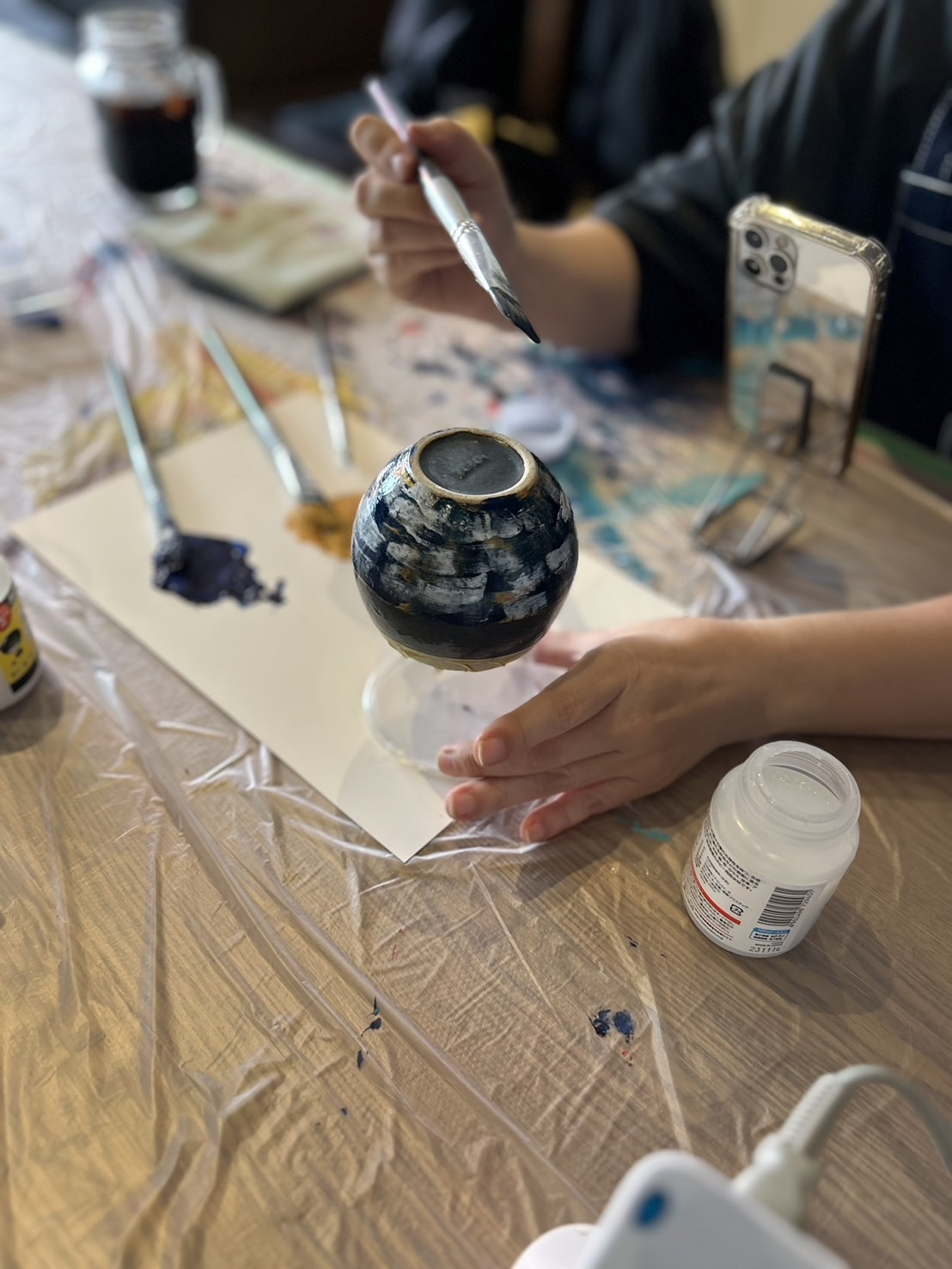 カラフルな江戸塗りで器を彩る、お茶とお菓子付きのプラン@下北沢の写真2枚目