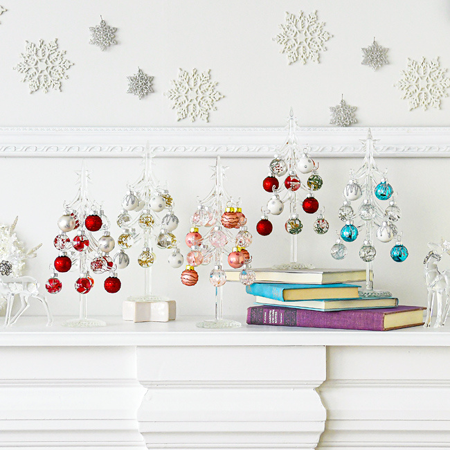 【ホテルで楽しむ】固まるハーバリウムのクリスマスガラスボールオーナメント作成の写真1枚目