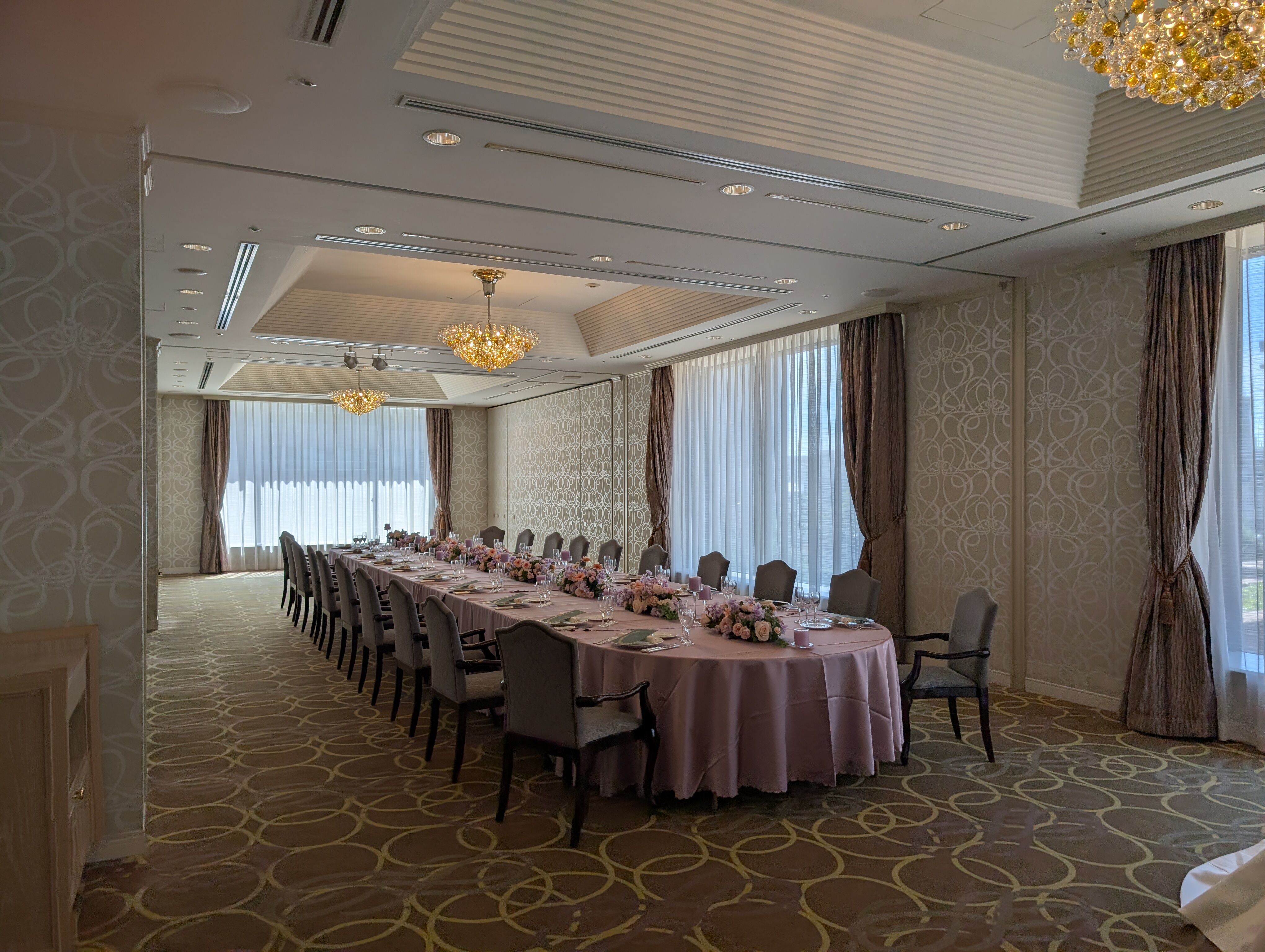 【ホテルで楽しむ】固まるハーバリウムのクリスマスガラスボールオーナメント作成の写真5枚目