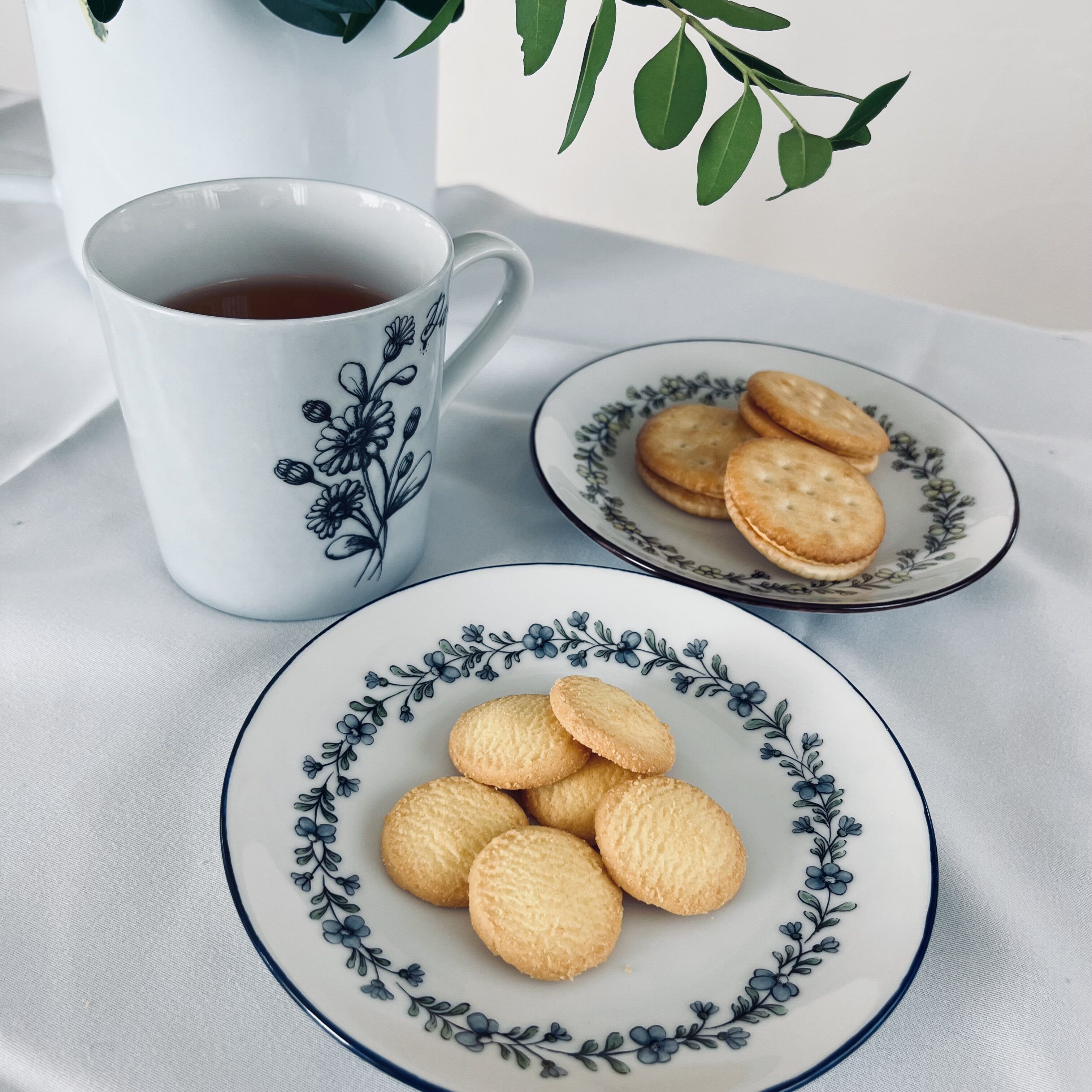  横浜|絵心不要！線描き済で失敗なし。くすみカラーの北欧風食器作り の写真3枚目
