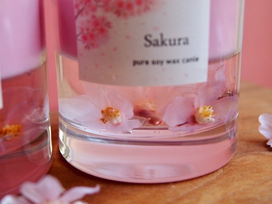花びら舞い桜薫る2層のアロマキャンドルの写真2枚目