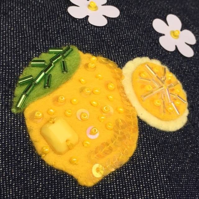 ビーズ刺繍で作るレモンのデニムポーチの写真5枚目