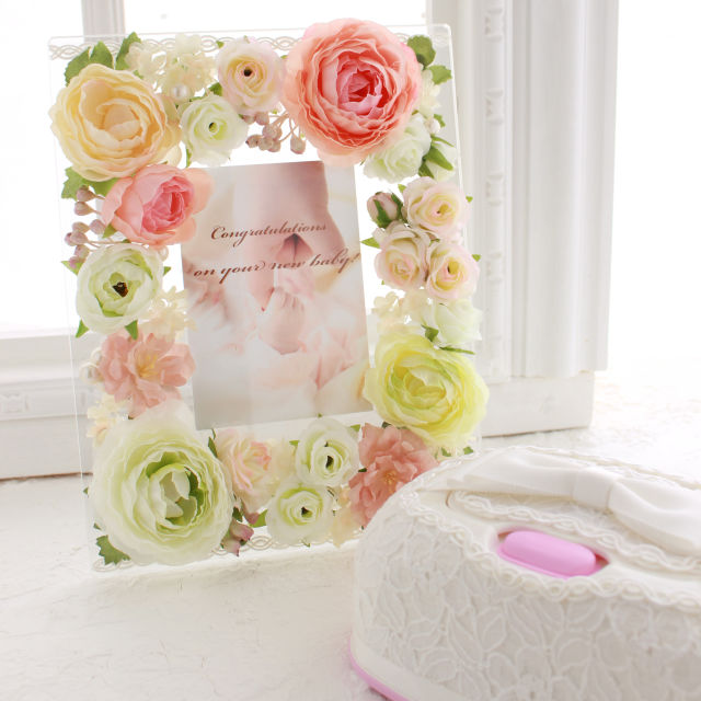 ご出産祝いのギフトセットレッスン（お花で彩るフォトスタンド＆おしりふきのケース）の写真2枚目