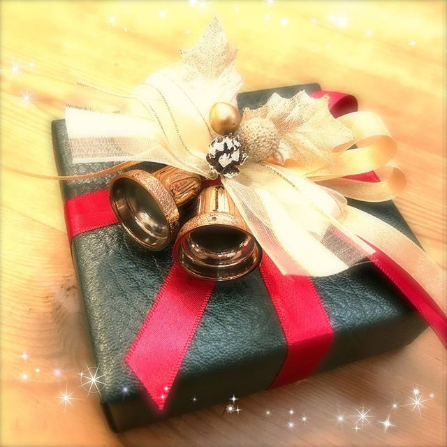 今年のクリスマスプレゼントは愛を込めてラッピング　〜基本の合わせ包みとリボン〜の写真1枚目