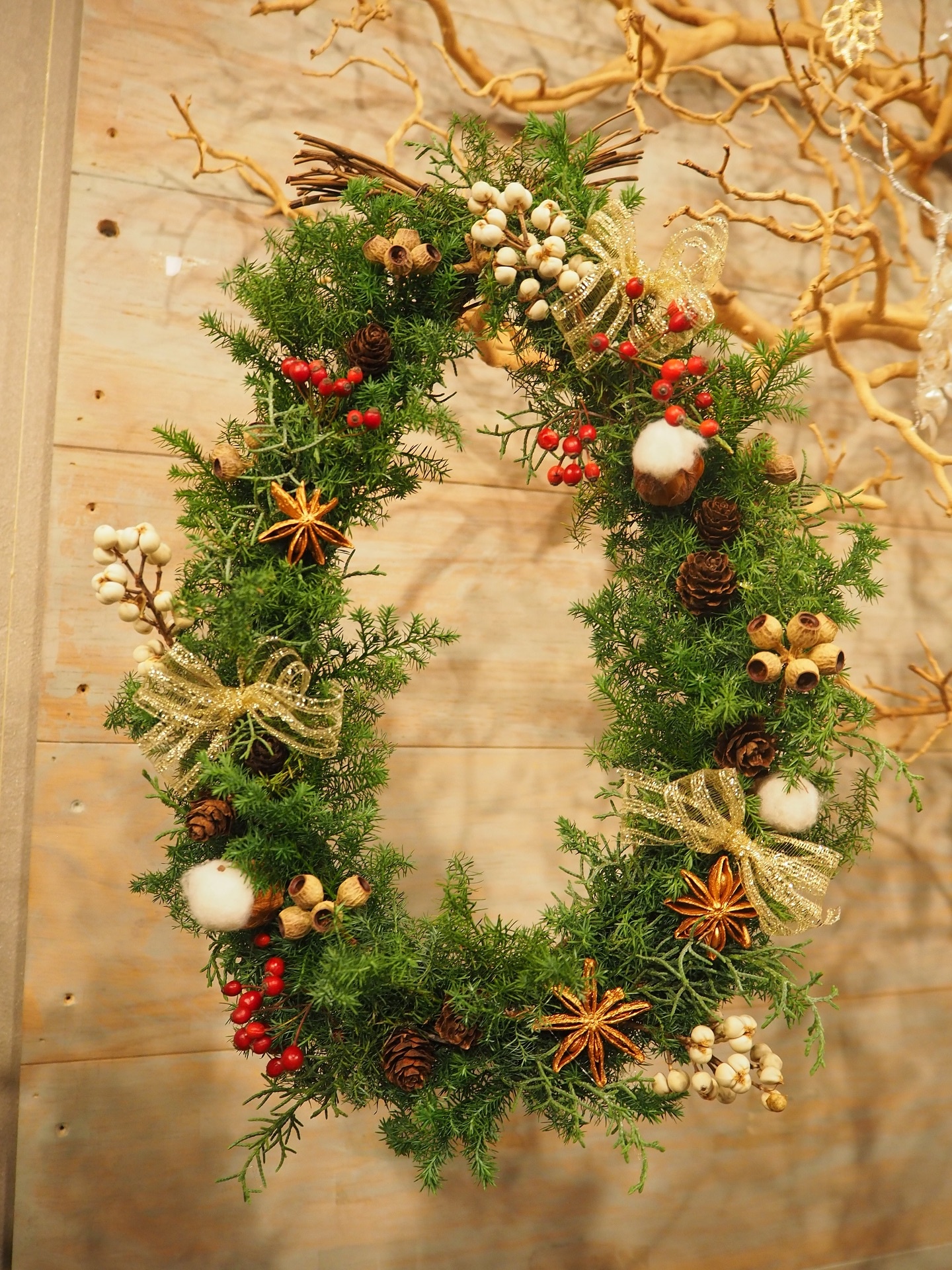 ティアドロップ型クリスマスリースの写真2枚目