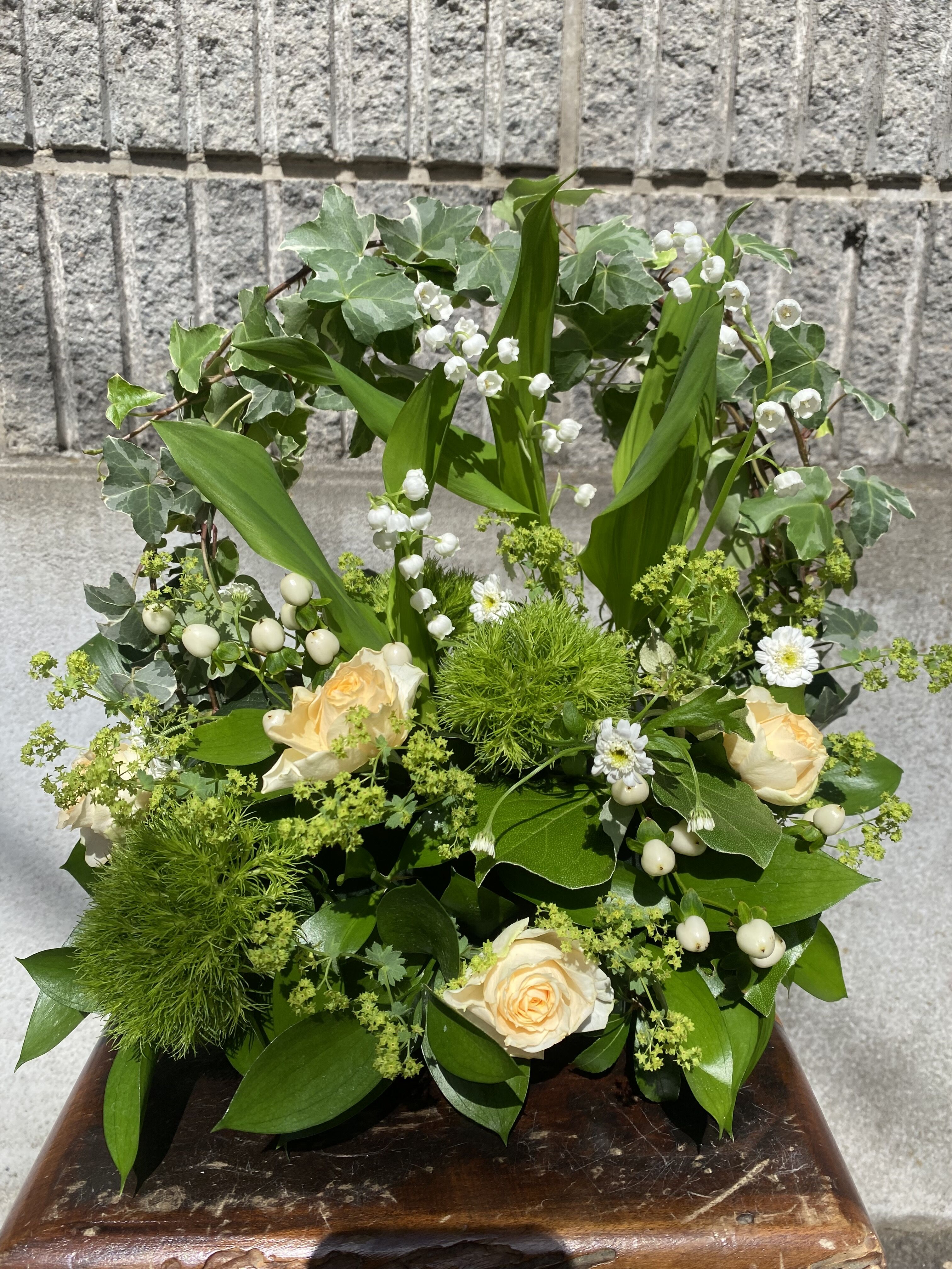 すずらんアレンジメントの写真