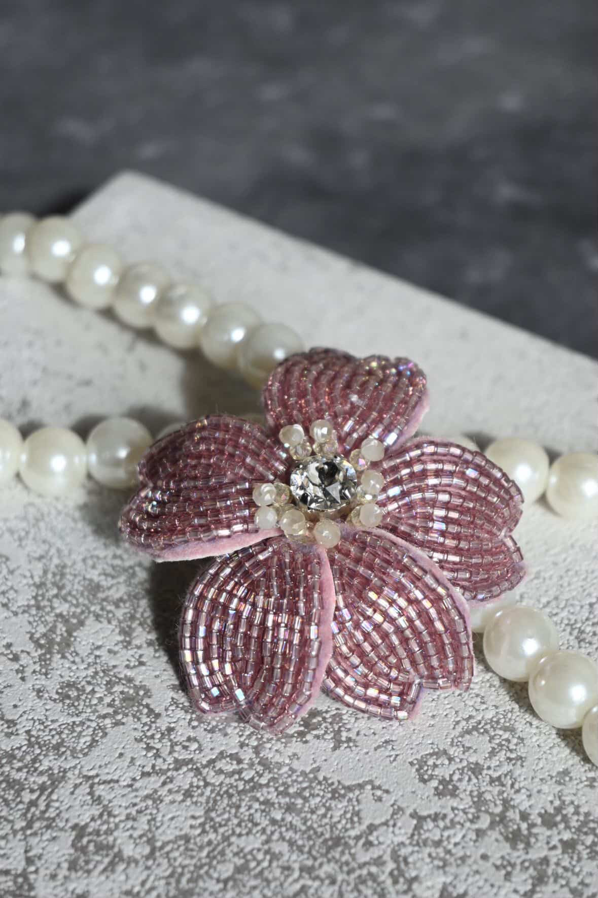 ❀.*･ﾟ初心者歓迎❀.*･ﾟビーズ刺繍でつくる桜のブローチの写真1枚目