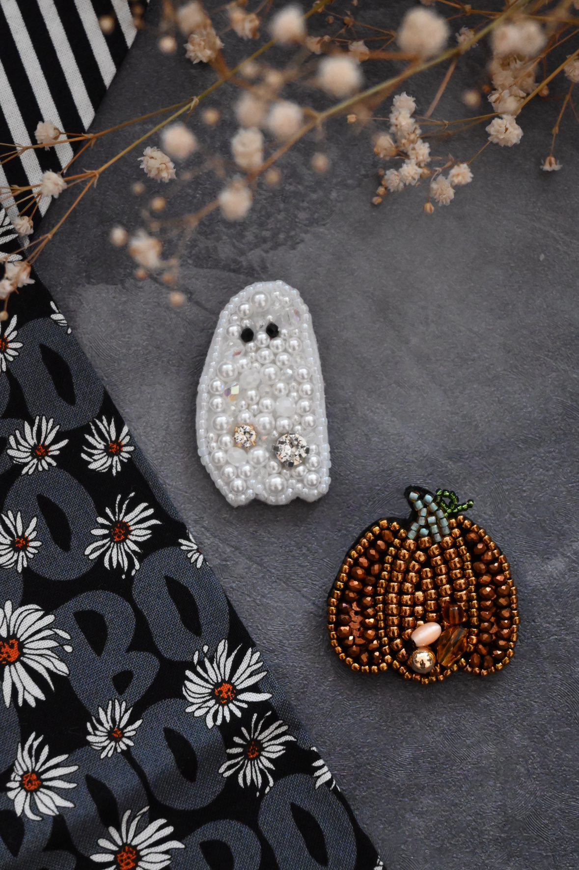 初心者歓迎！ビーズ刺繍でつくるハロウィンブローチの写真1枚目