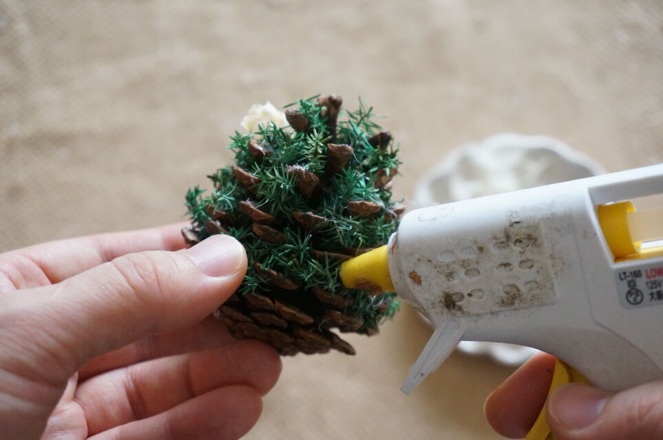 東京の木工 Diy インテリアのワークショップ 季節限定 松ぼっくりで作るクリスマスツリー Craftie クラフティ