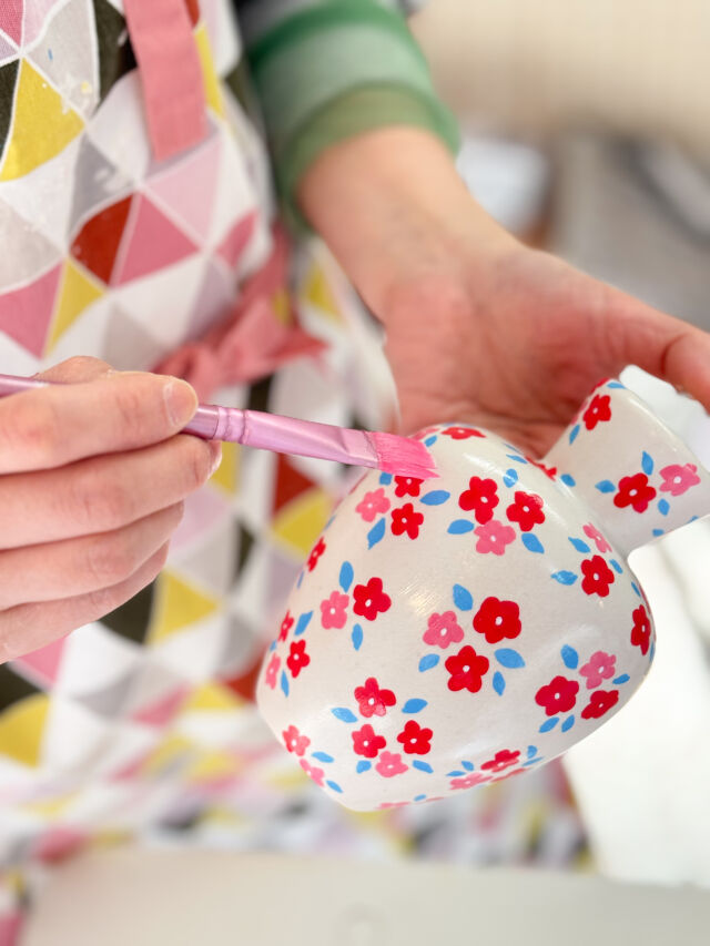 【壁掛け花瓶】絵付けワークショップの当日の流れ・雰囲気の写真2枚目