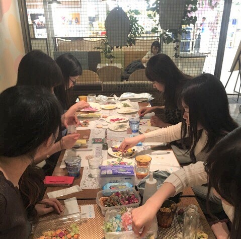 押し花でデザイン♪オリジナル押し花密封カードの当日の流れ・雰囲気の写真1枚目