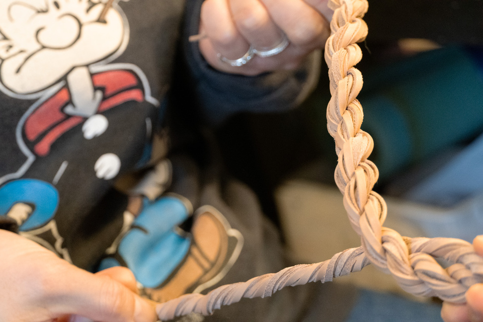 革紐でつくる“ここだけの”しめ縄飾り｜12/20限定の当日の流れ・雰囲気の写真1枚目