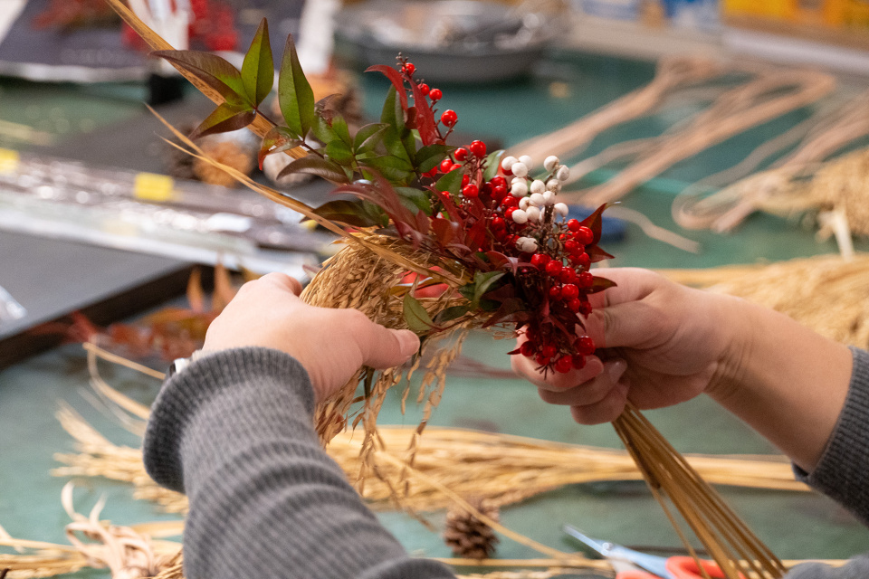 革紐でつくる“ここだけの”しめ縄飾り｜12/20限定の当日の流れ・雰囲気の写真3枚目