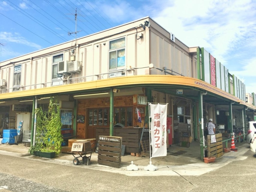 【キラキラを持ち歩こう】固まるハーバリウムキーホルダー作成レッスンの当日の流れ・雰囲気の写真2枚目