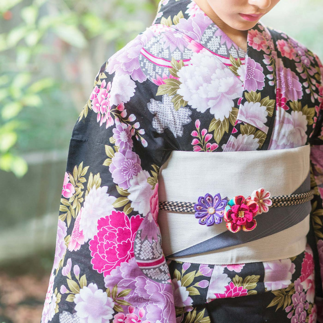 お正月や卒園卒業シーズンに！　着物や袴姿を彩るつまみ細工のかわいい和の花づくりの当日の流れ・雰囲気の写真3枚目