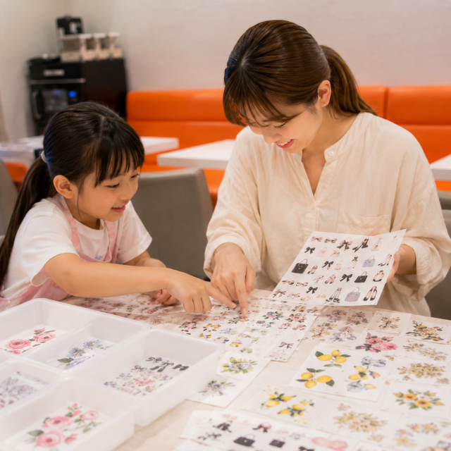 夏休み⭐︎親子でポーセリンアート体験の当日の流れ・雰囲気の写真1枚目