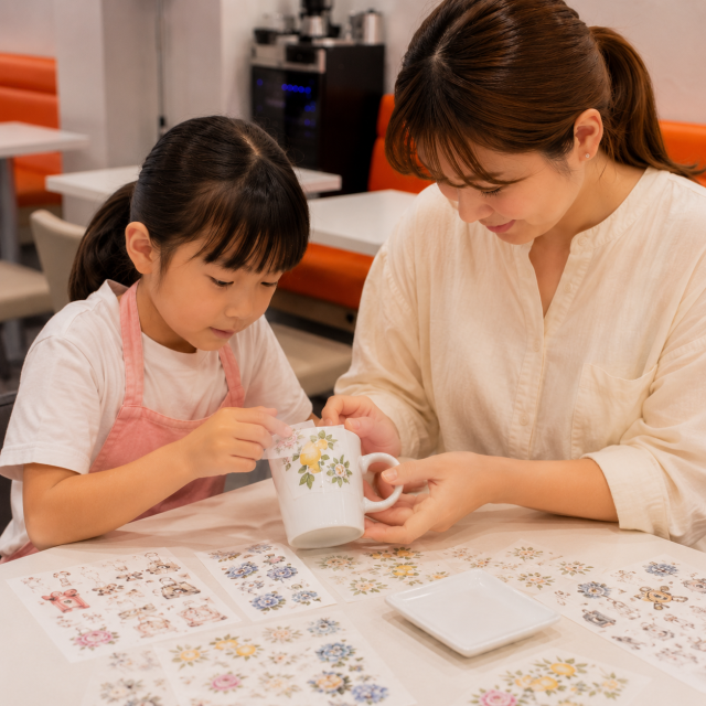 夏休み⭐︎親子でポーセリンアート体験の当日の流れ・雰囲気の写真3枚目