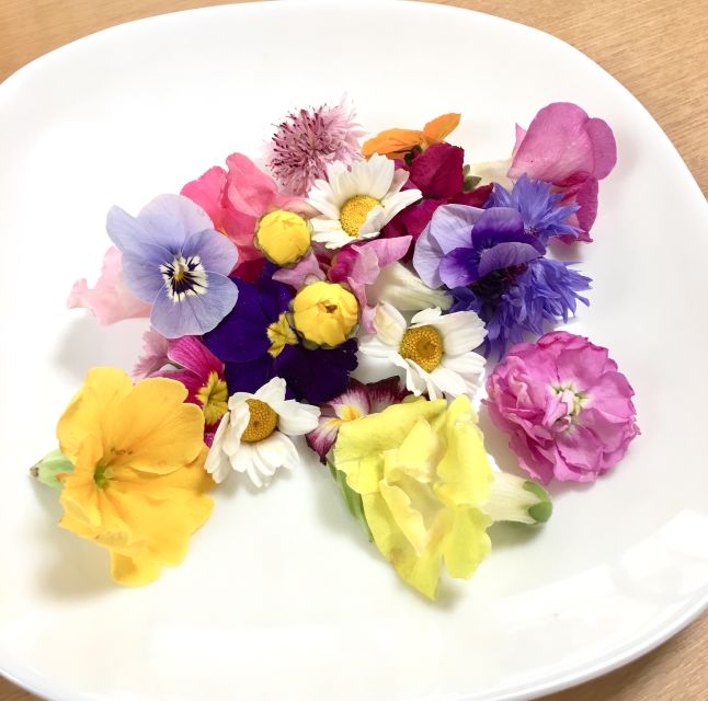 本物のお花で作るレジュフラワー・スマホカバーの当日の流れ・雰囲気の写真1枚目