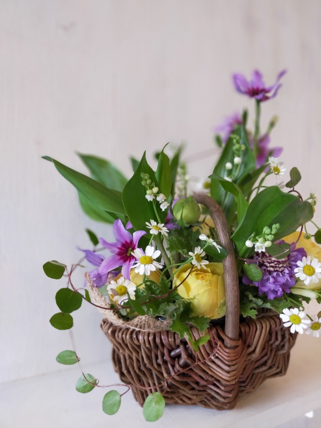 スズランと香る花たちのアレンジメントの当日の流れ・雰囲気の写真2枚目