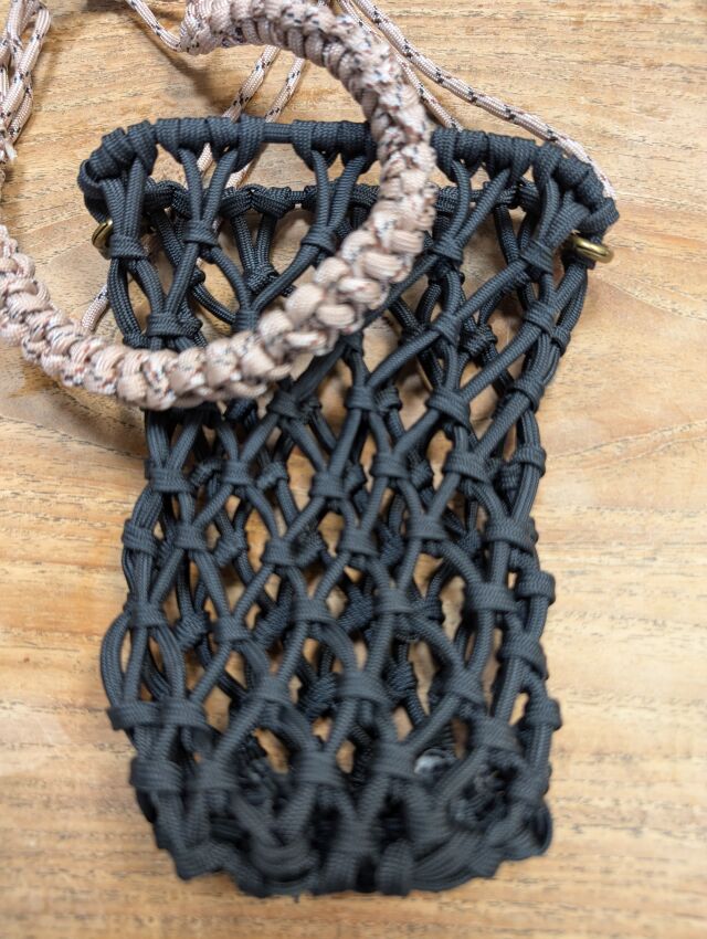 パラコードで作るミニバッグに参加したリンガの写真1枚目